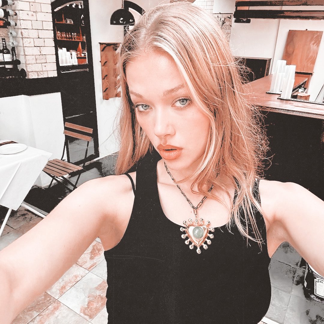 ᅠ ᅠ ᅠ ᅠ ᅠᅠ ᅠ 𝖆𝗶𝗹𝗲𝗲𝗻. tweet media