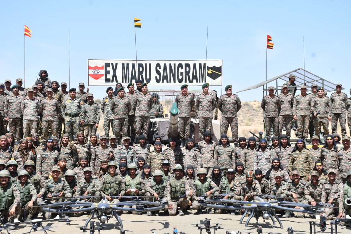 KonarkCorps's tweet photo. Lt Gen AVS Rathee, GOC #KonarkCorps oversaw operational preparedness in forward areas of Desert Sector. 
 #KonarkWarriors continue to hone skills to be #BattleReady – Armoured, Mechanised Infantry, Artillery, Drones & Counter-Drone Systems and Attack Helicopters - all for one and one for all ‘#Atmanirbharta, Innovation & Precision’ of #IndianArmy for Future Battle Fields.

@adgpi
@IaSouthern
@PRODefRjsthn