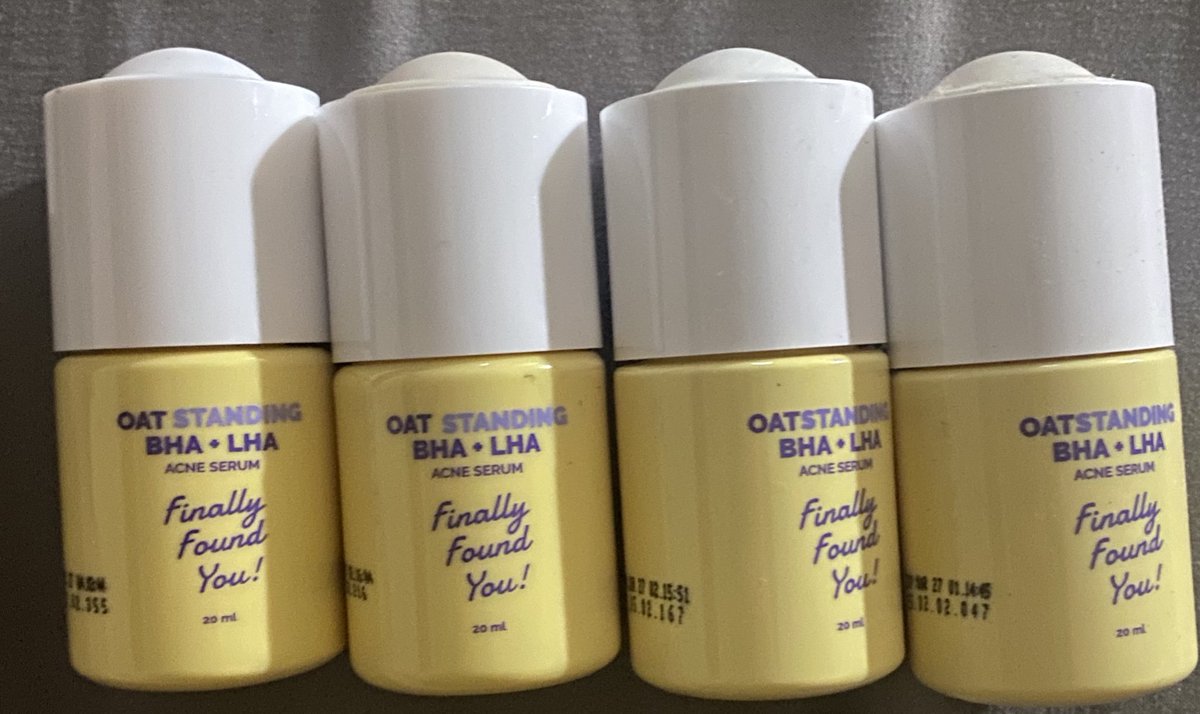 jenjun08's tweet photo. skincare products i recommend for those of you with acne-prone skin. cocok-cocokan ya ini tapi, [my skin type is acne-prone and oily] INI UDAH REPURCHASE ke 4 kalinyaa🤍🤍🤍🫰🏼 https://t.co/I7YI9fUQsW