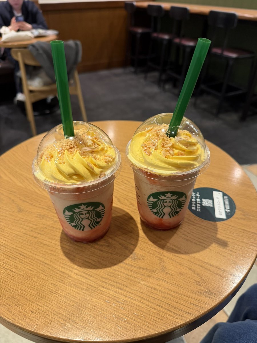 STELLAcustom578's tweet photo. ずんだシェイクからのストロベリーシュークリームフラペチーノ https://t.co/hBq79AHtcb