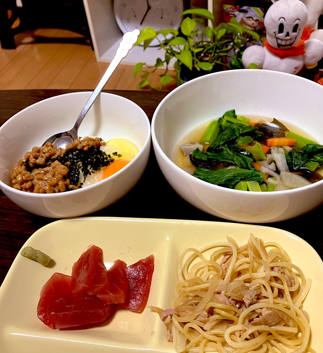 今日の夕飯はマグロ
美味しかった　
桜満開⌒ ͜   ⌒
茶碗洗って風呂入って寝ます