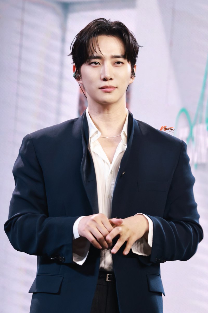 𝙒𝙞𝙩𝙝 𝙛𝙤𝙧 𝙇𝙚𝙚 𝙟𝙪𝙣𝙝𝙤(💛) tweet media