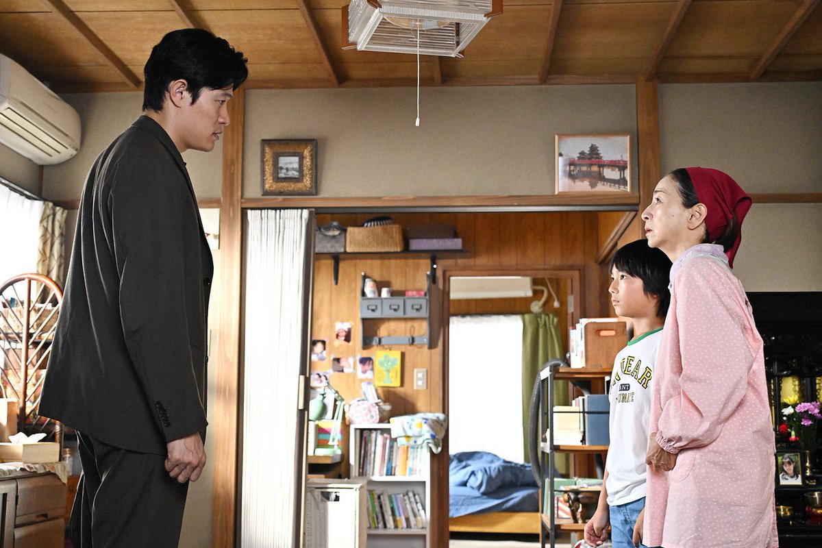 modelpress's tweet photo. 【📺最終回目前】
日曜劇場「リブート」未回収伏線まとめ⏻

▫️夏海が海江田にした“お願い”とは
▫️内通者は本当に真北正親（伊藤英明）？

🔥記事詳細
https://t.co/9ufhohLBoS

#日曜劇場リブート #鈴木亮平 @reboot_tbs https://t.co/mXAS02mpvg