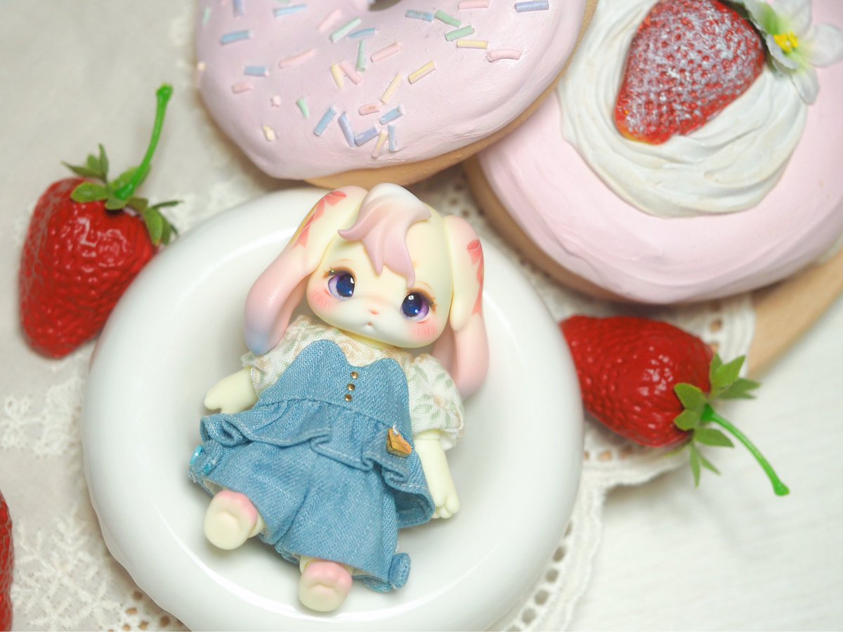 100/c eimy. tweet media