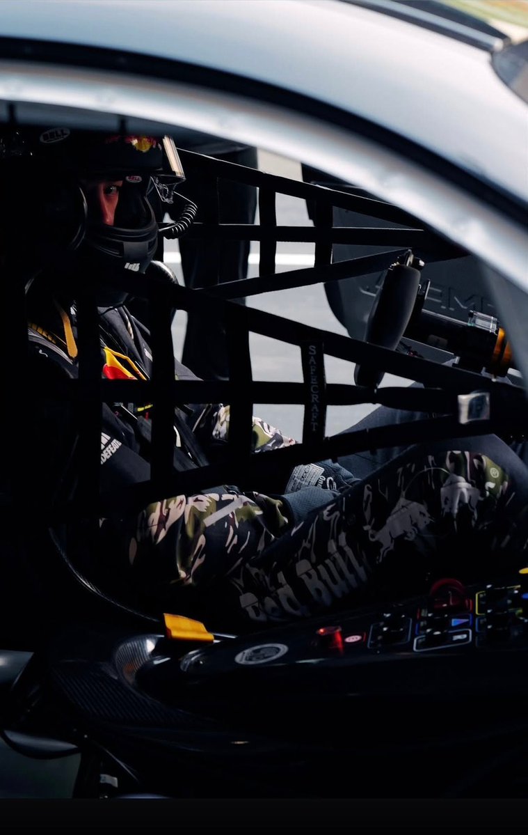 ✿ฺ hana ฺ tweet media