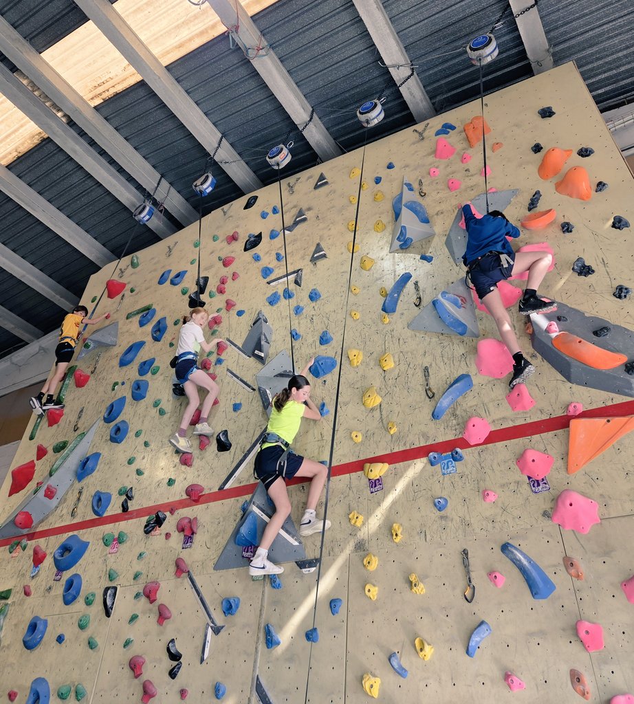 ISCAT_School's tweet photo. Secondary Sports Day 2026! A great time was had at Kraken Bloc Granollers climbing centre! #Iscat #Secondary #SportsDay #climbing https://t.co/8rGykUEBW8