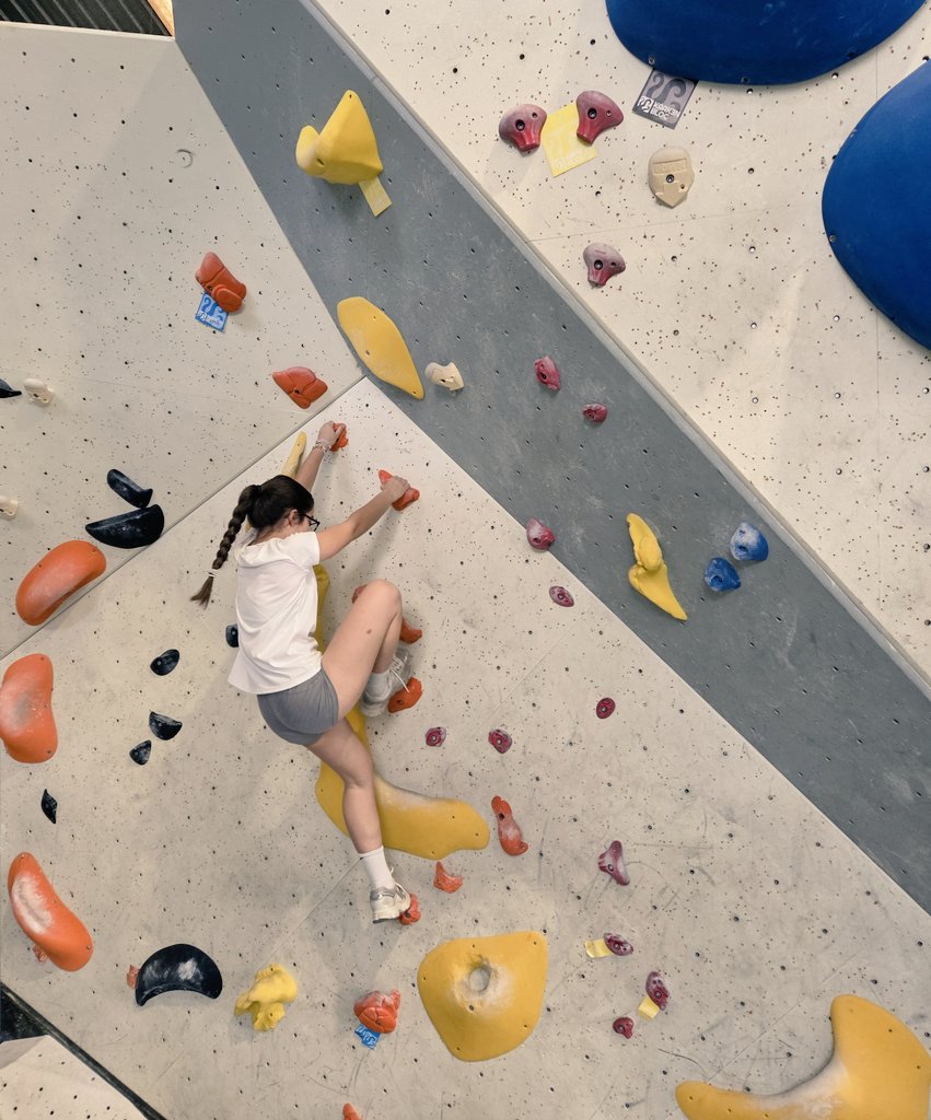 ISCAT_School's tweet photo. Secondary Sports Day 2026! A great time was had at Kraken Bloc Granollers climbing centre! #Iscat #Secondary #SportsDay #climbing https://t.co/8rGykUEBW8