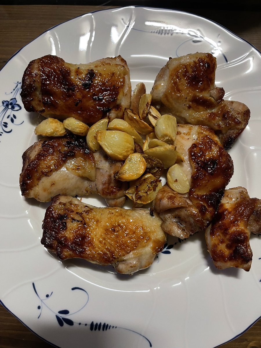 얼마전 에어프라이어 구입하고 매일 신세계 경험중!!  넘 편하고 좋구나. 사람들이 많이 쓰는건 그럴만한 이유가 있는것이다 ㅋ