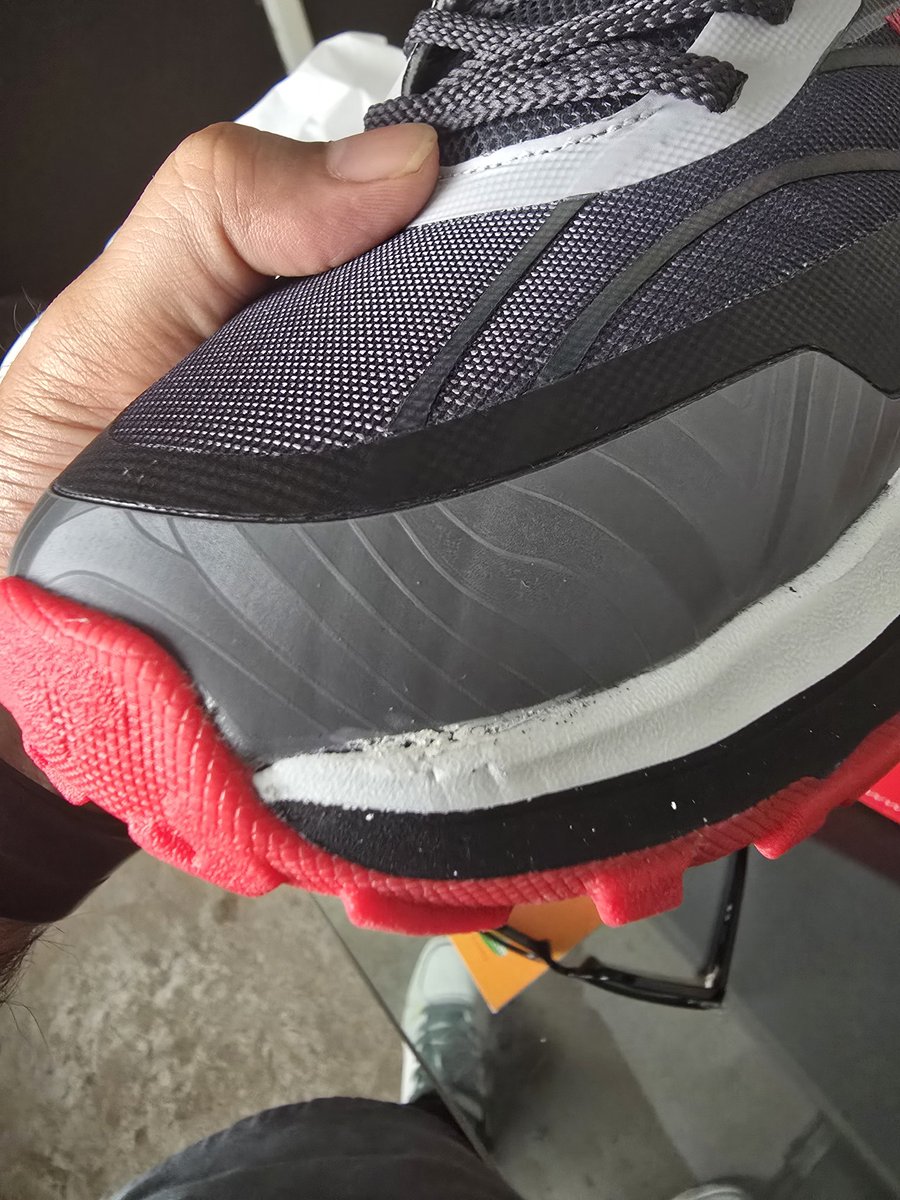 legendanand's tweet photo. @BaccaBucci Is this your quality standards ??? What you shows on website and what's your shoes in reality??? You painted a shoe which is not acceptable. https://t.co/lafUHCYiEq