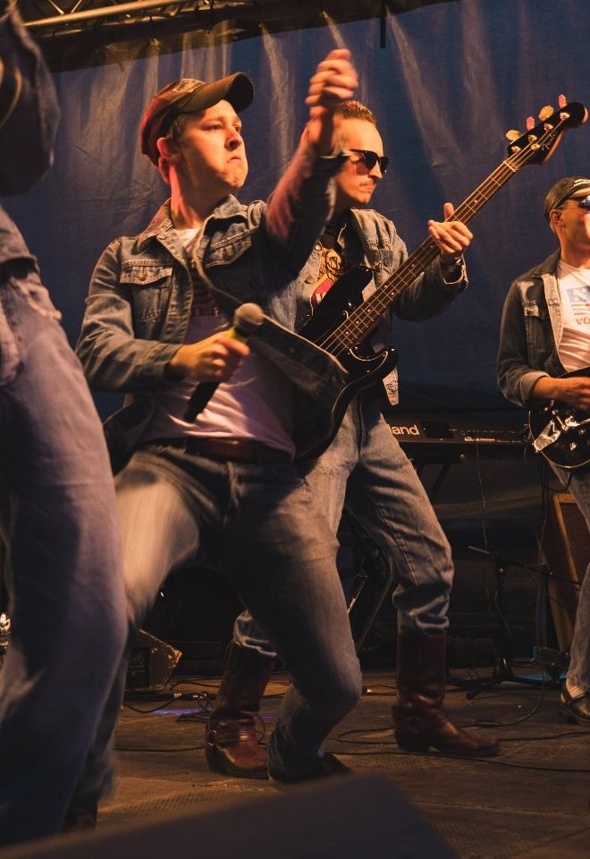 daily tomäänin tweet media