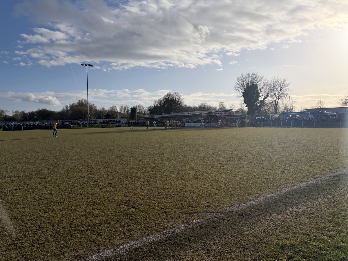 Black1eboy's tweet image. Runcorn (0) vs @buryfcofficial (3). Class from start to finish, especially the 1st half against the💨! The deadline day recruitment has added real class to the group. 4 clear with #5togo, exactly where we wanna be! MOTM @L_white8. Nice to take💰 from the bookies too! #BuryFC 💙🤍