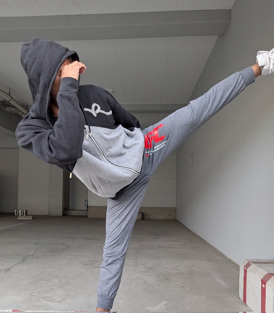 🦅押忍🦅 tweet media