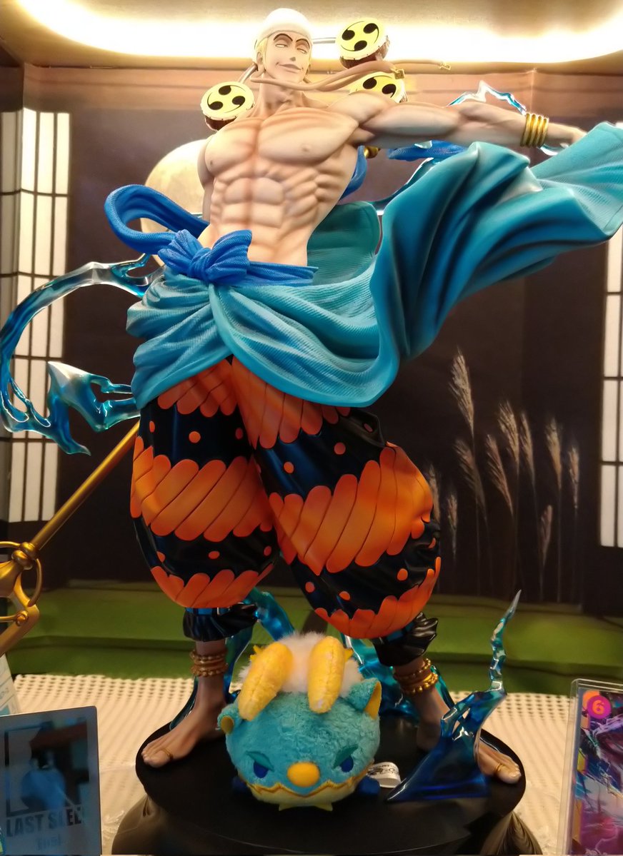 まかろん tweet media