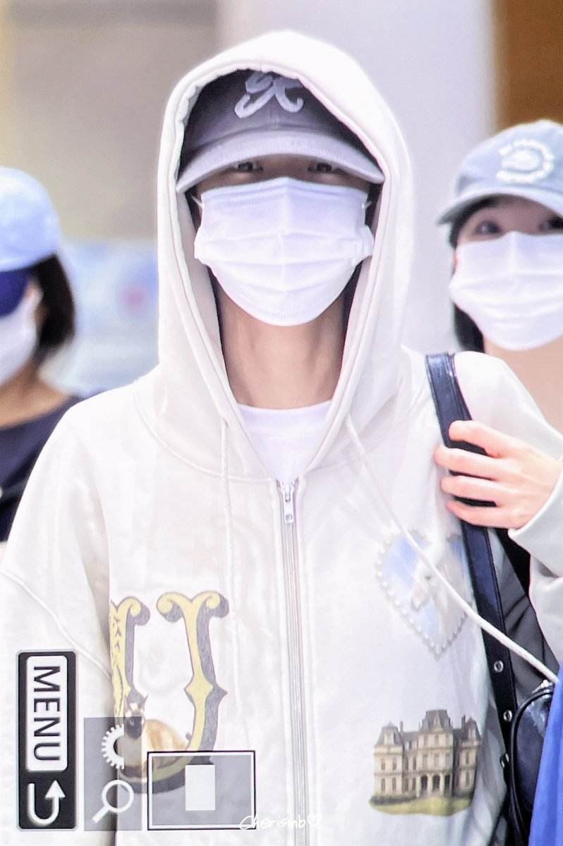 cherisinb tweet media