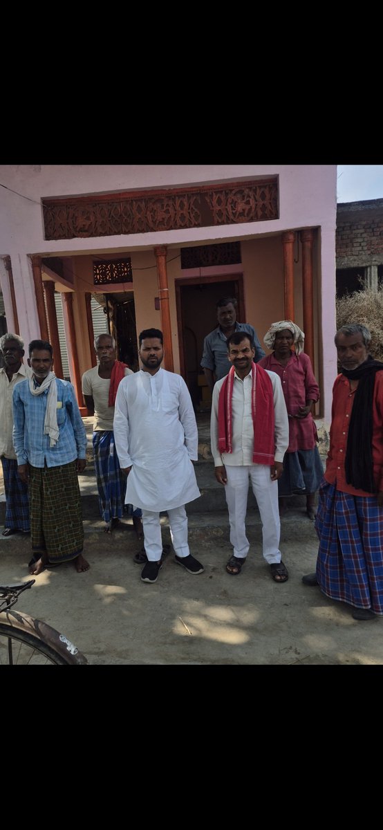 arvindnishad01's tweet photo. जन संपर्क अभियान मिशन 2027
#अरविंद #निषाद  #राष्ट्रीय #अध्यक्ष #एकलव्यपार्टी https://t.co/JX0TIVzOkv