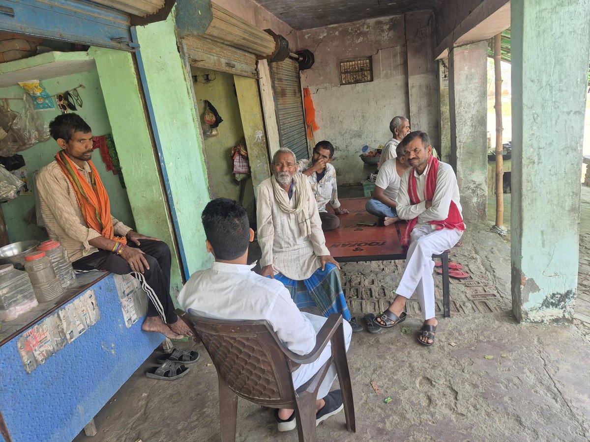 arvindnishad01's tweet photo. जन संपर्क अभियान मिशन 2027
#अरविंद #निषाद  #राष्ट्रीय #अध्यक्ष #एकलव्यपार्टी https://t.co/2xRY53S6Bn