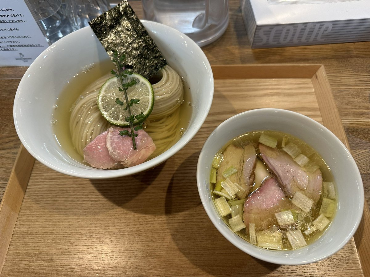 ともちん tweet media