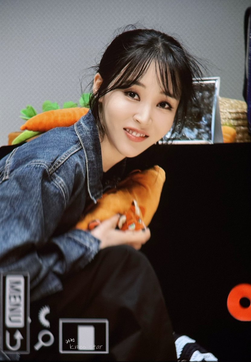 k_moo_star's tweet photo. [ Moonbyul 문별🐹 ]                                
260329 Apple Music Offline Fansign Preview

#문별 #MoonByul #ムンビョル https://t.co/zugQwaTSBY