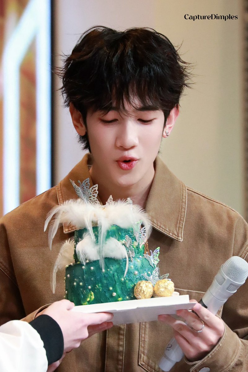 CaptureDimples tweet media