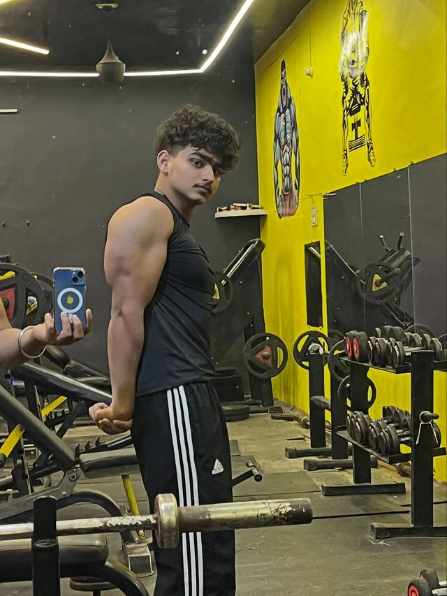 Celebrity Bazaar IYKYK 🌚💀 tweet media