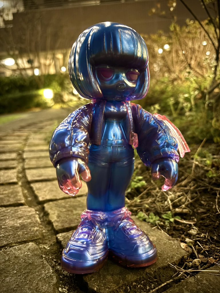 breitlingyokoo's tweet image. 夜の遭遇率が高い2人のMOVEちゃん。
奇跡的に出会えたので許可をいただき、撮影した。
夜に出歩く理由を聞いてみたが、未回答。
#emDASH #MOVE
#ソフビ #TAICHOソフビ
@emDASH_toy