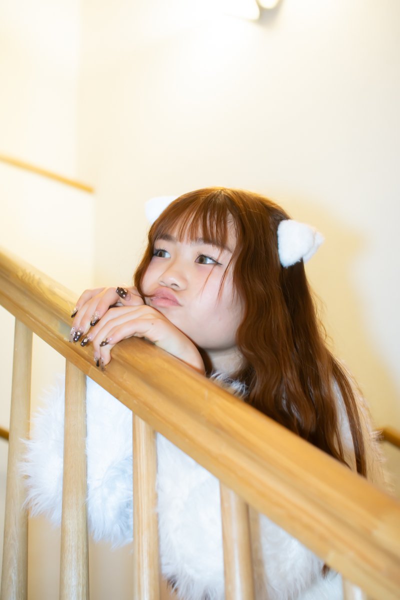 🐾白ふわコーデに猫耳ぴょこ🐾
🪵木の手すりに灯るやわ光🪵
✨いたずら風きらり遊ぶ午後✨

2025/12/31
🧹大晦日だよ☆年末ジャンボ撮影会 in ホワイトブレイン Studio1🧹
#RINRIN
#pureful