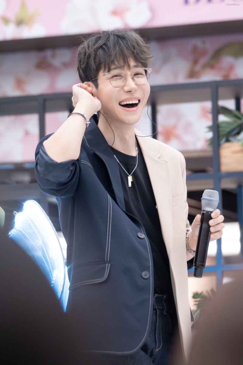 ꜱᴛʀᴀᴡʙᴇʀʀʏ tweet media