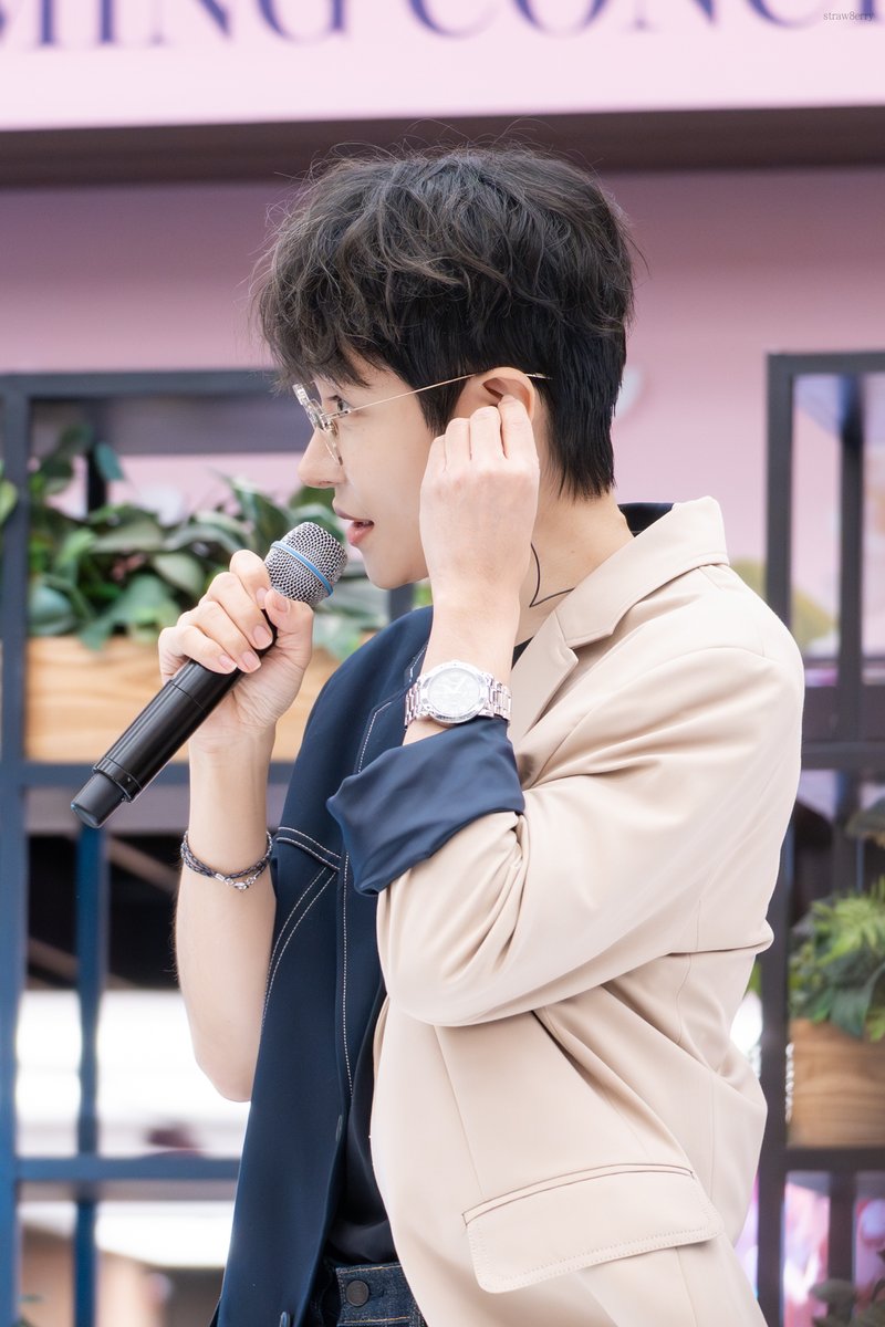 ꜱᴛʀᴀᴡʙᴇʀʀʏ tweet media