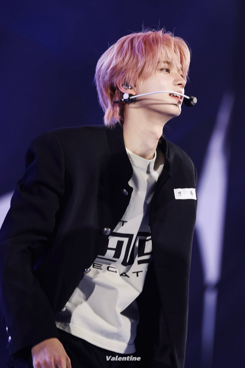 Valentine tweet media