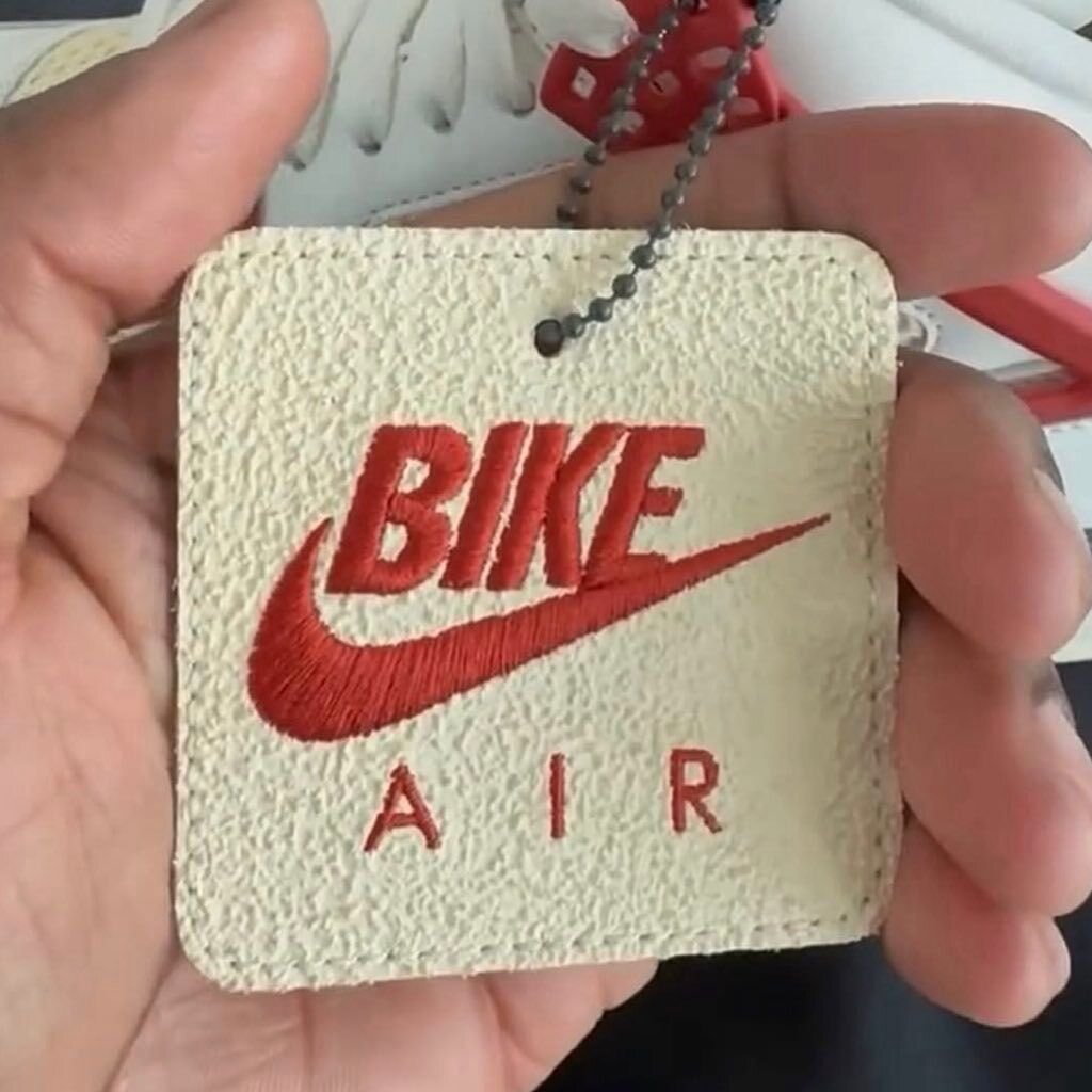 SneakerAlert tweet media