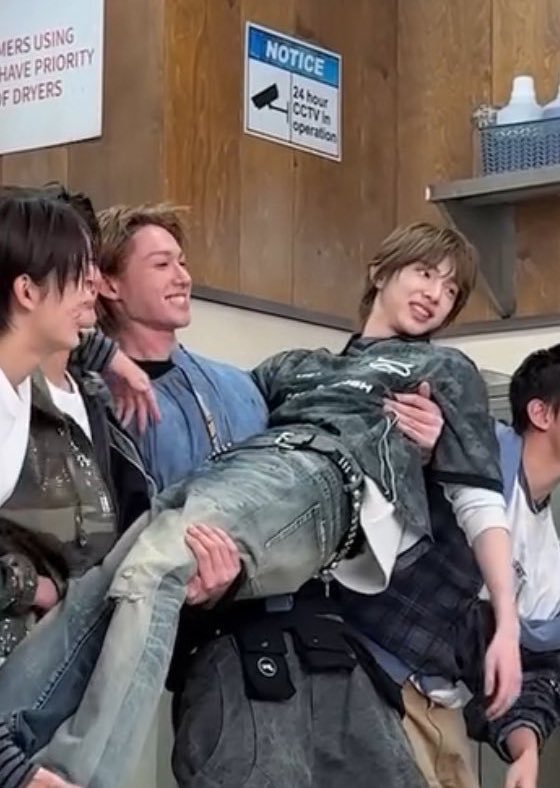 Portgas D. Ijott tweet media