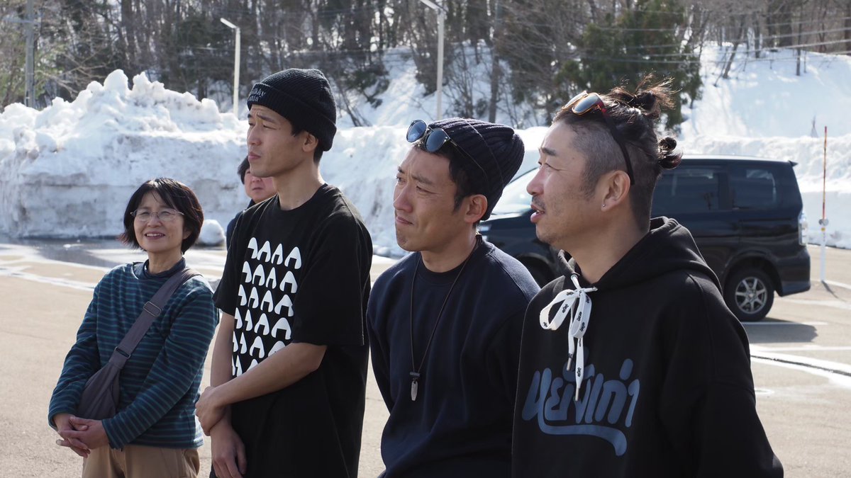 laidbackbsn's tweet photo. 全員揃ったところで開会の儀。
ニクタナ猪田さん、建築士 大嶋さんのご挨拶。
薪ストーブ完備のBBQ棟。
綺麗なトイレはウォシュレット付き。
お湯も使える設備に皆笑顔。
チェックアウトも適��に！自由にキャンプを楽しみます。

#BSNラジオ #レイドバックライフ #ニクタナ #冬キャンプ #肉のたなべ https://t.co/e6rnTNlknw
