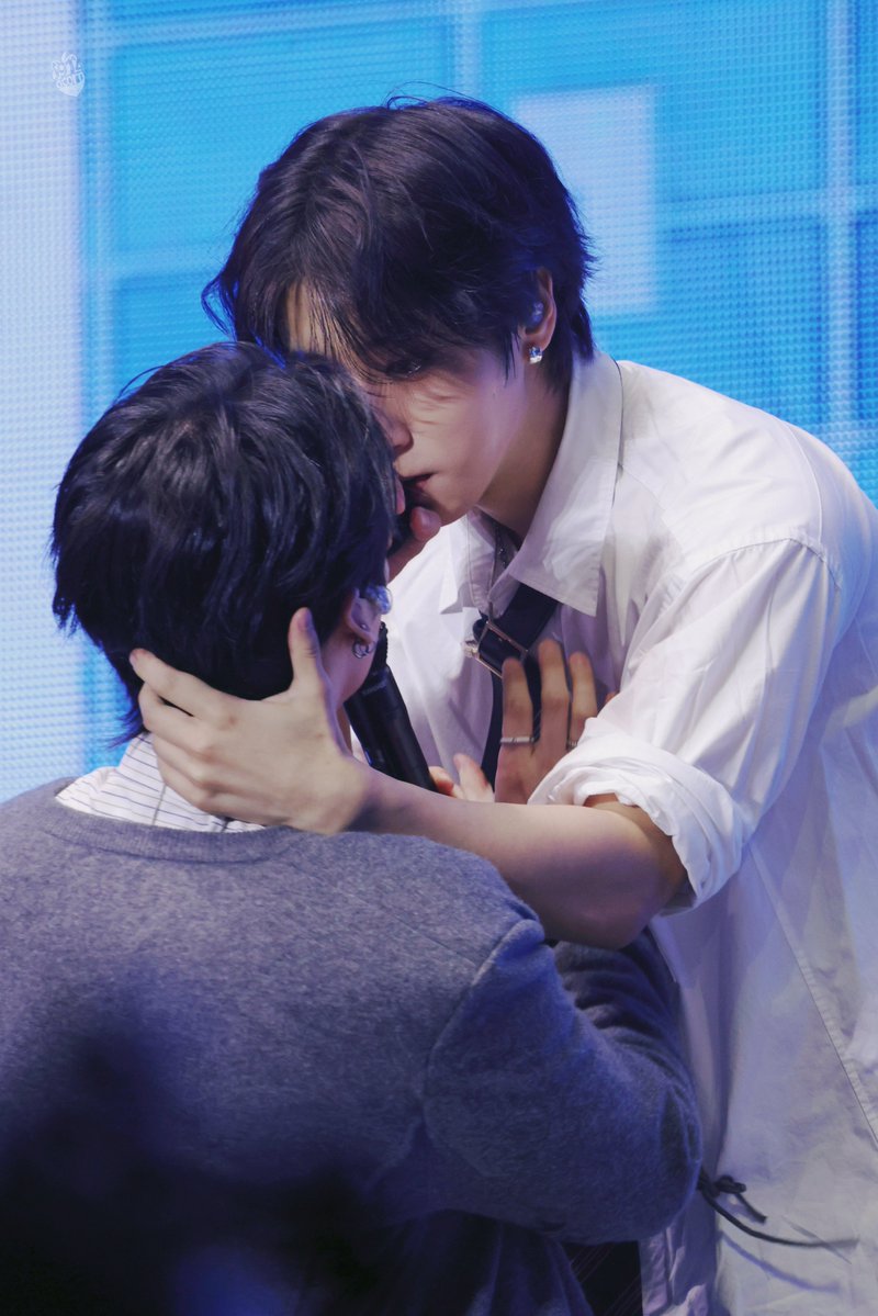 도토리‎ tweet media