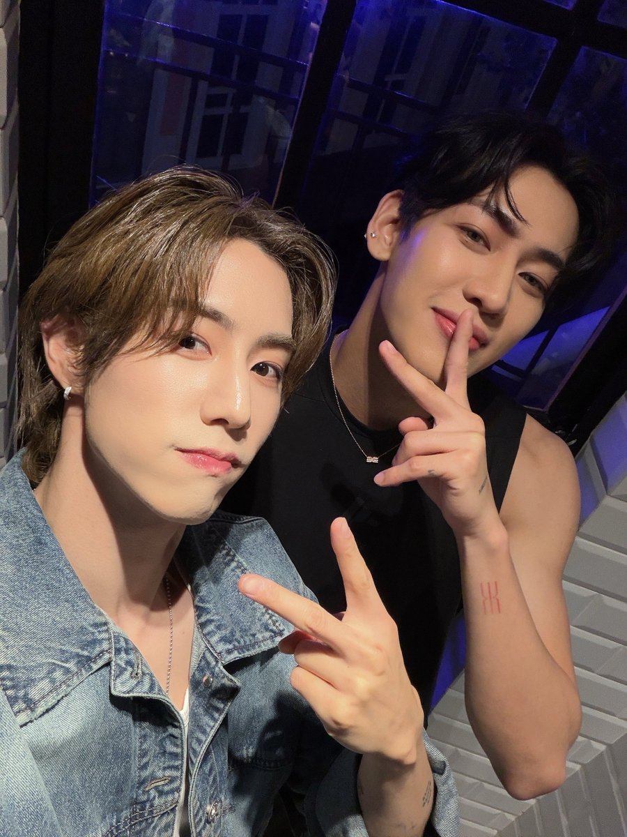 ขอบคุณมาเก๊า! หวังว่าทุกคนจะสนุกกับเวทีและเซอร์ไพรส์ในครั้งนี้นะครับ 💚
และก็ขอบคุณ BamBam ที่มาร่วมเป็นแขกรับเชิญใน FANCON ของผม และได้ขึ้นเวทีไปด้วยกัน 🤘🏻

ทัวร์ครั้งนี้ได้เดินทางไปหลายเมือง ได้เจอทุกคน ความทรงจำล้ำค่าเหล่านี้ผมจะเก็บไว้ให้ดีเลยครับ!