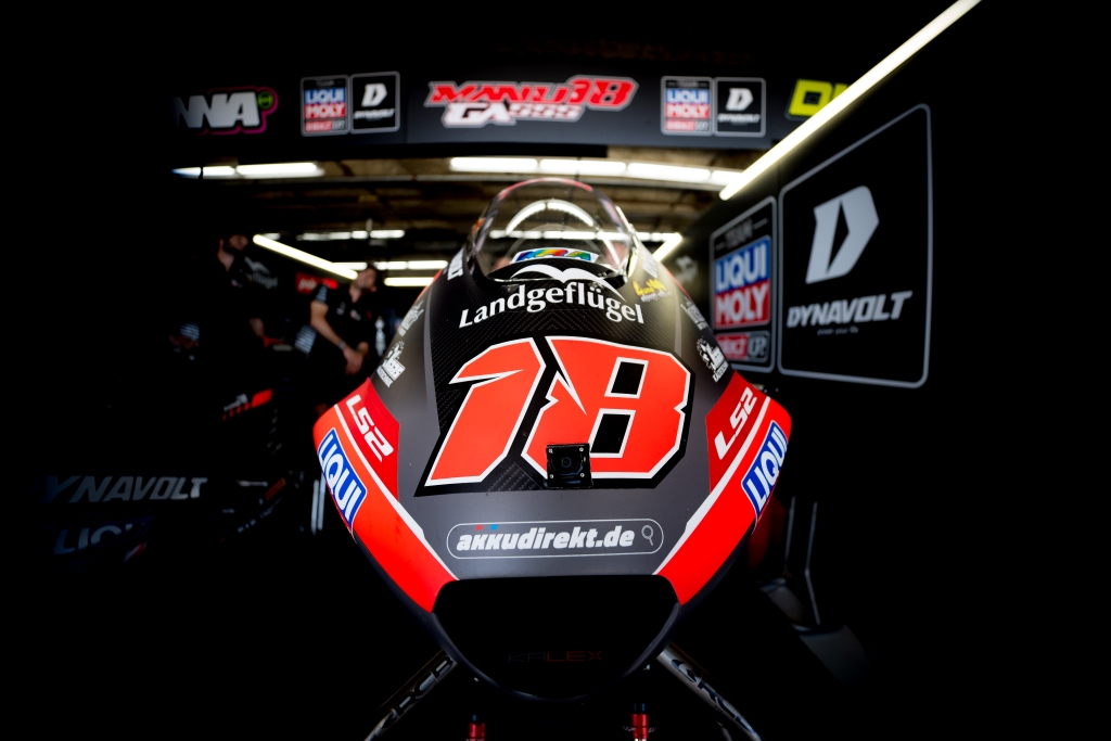 IntactGP's tweet image. #USGP #Moto2 🇺🇸

Revised Qualifying results sees both our riders moving up one position on the starting grid:

#81 Senna AGIUS now in 🅿️5⃣ and @18ManuGonzalez in 🅿️9⃣ in third row

The #Race starts at 13:15 LT (20:15 CEST) #TuneIn 

#LIQUIMOLY  #Dynavolt  #IntactGP at @COTA