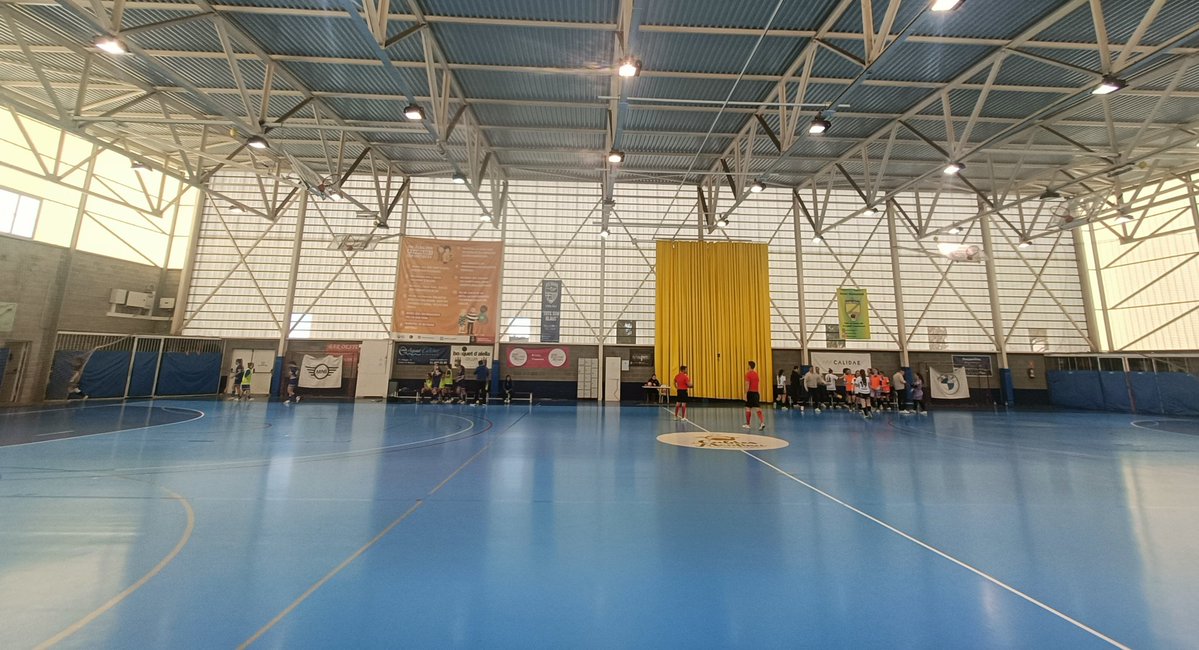 ActFutbolcat's tweet image. #2RFEF #Futsalfem
Gr 2 
Jor 25
#Descanso
@CNCaldesFS 2️⃣
@fsfcesaraugusta 3️⃣
@SoloFutSal_
@FutSalRFEF 
Ganaban las locales 2 a 1 pero las aragonesas marcaron el empate y a falta de 7 seg para final 1er tiempo conseguían ponerse por delante #Queda informa
@ActFutbolcat en directo