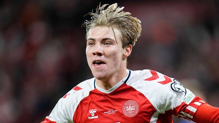 Vclosbfutopinions tweet media