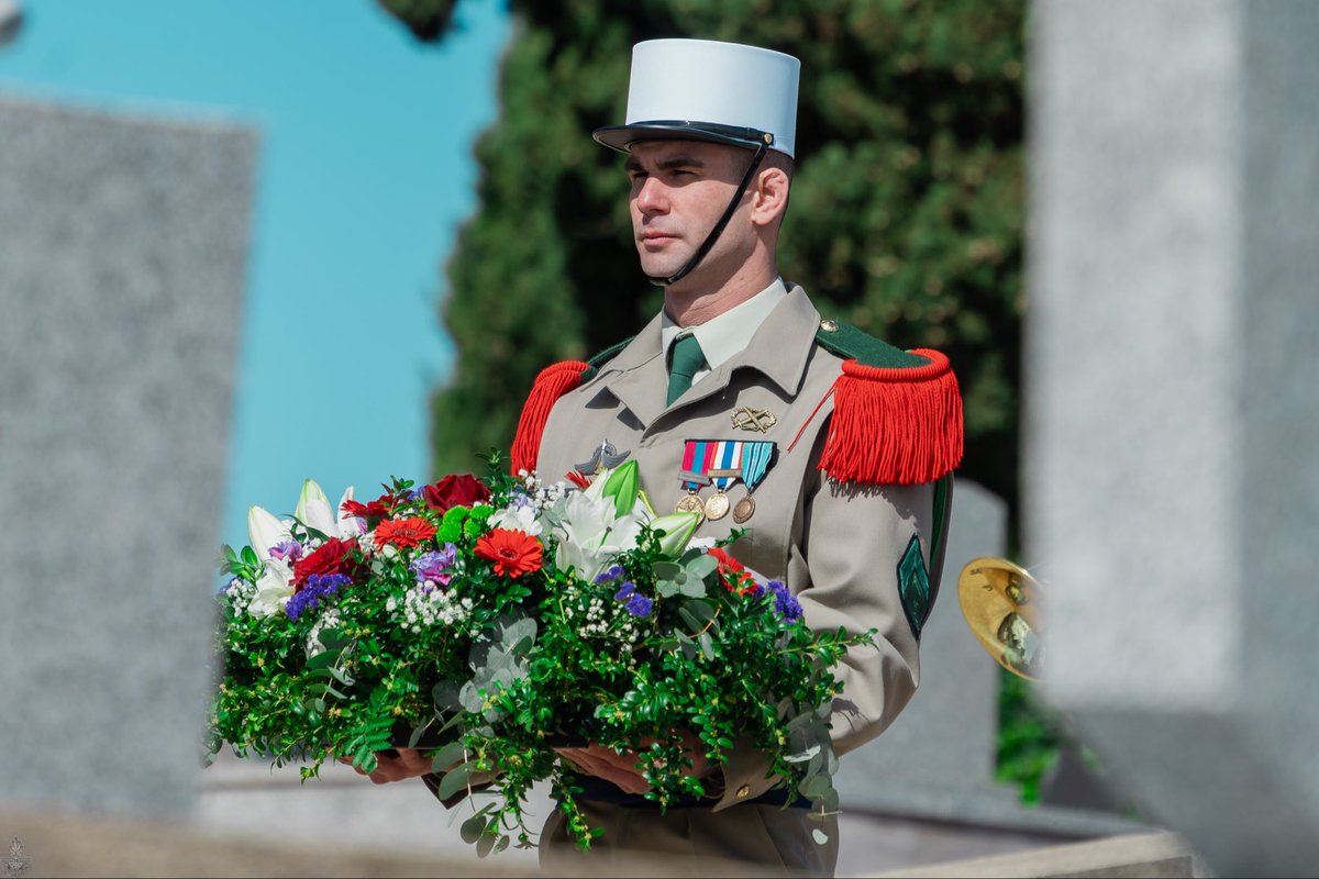 Cdc_13eDBLE's tweet image. [#EnLeurSouvenir]

🟢🔴 En présence des amicales d’anciens légionnaires, des associations patriotiques et du maire de Vendargues, le chef de corps s’est recueilli sur la tombe du colonel Gabriel Bablon, Compagnon de la Libération et ancien chef de corps de la #13DBLE qu’il a