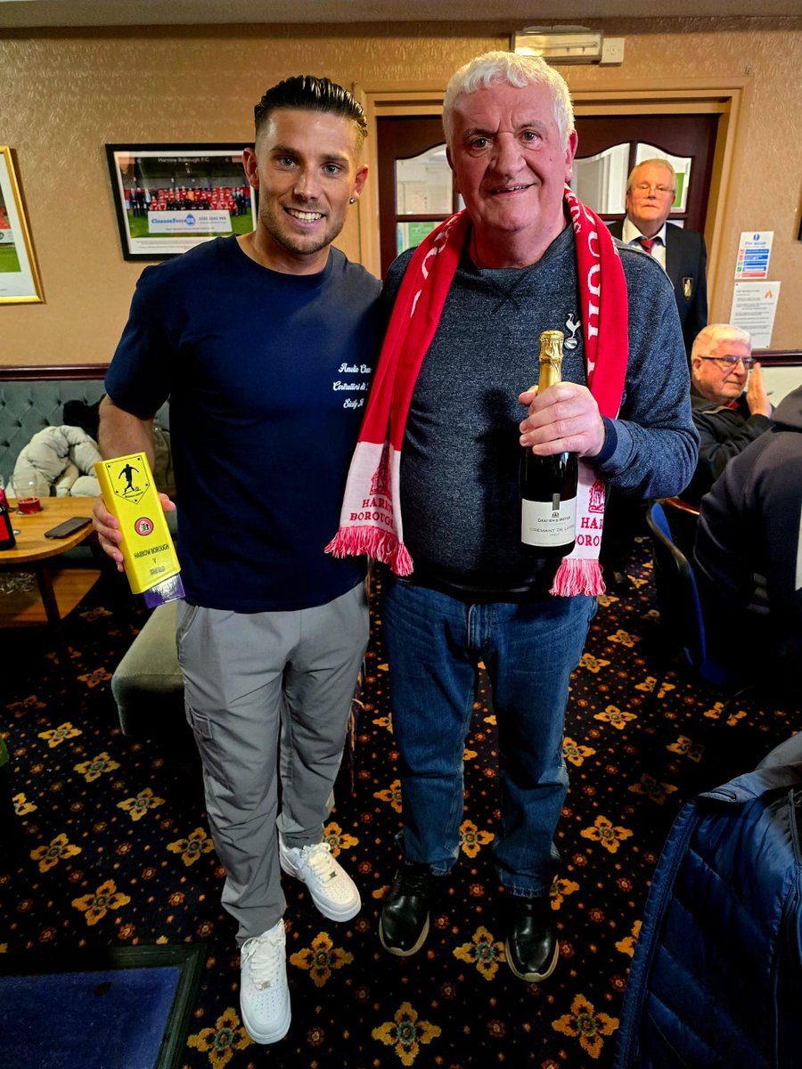 harrowboroLive's tweet photo. 🏆 𝗦𝘂𝗽𝗽𝗼𝗿𝘁𝗲𝗿𝘀' 𝗠𝗢𝗧𝗠 🍾

For our win against Binfield yesterday was captain Charlie Malin. 

Presented with his awards by Joe Keating of The Train Travellers, his player sponsors. 

Well played Charlie 👏🏻 https://t.co/x4J4RPwMyP