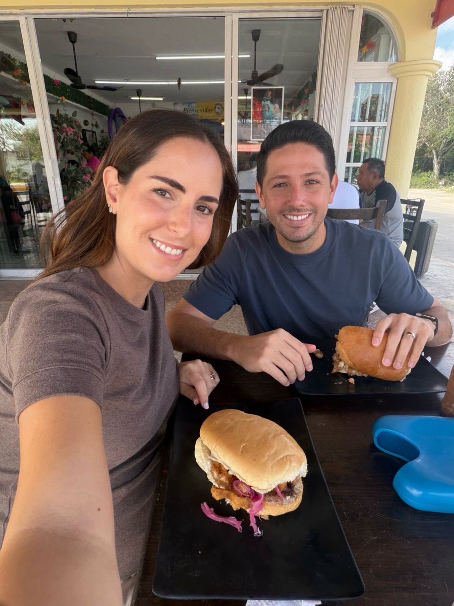 Cumpliendo los antojos de Vale, con una buena torta de camarón. 🍤