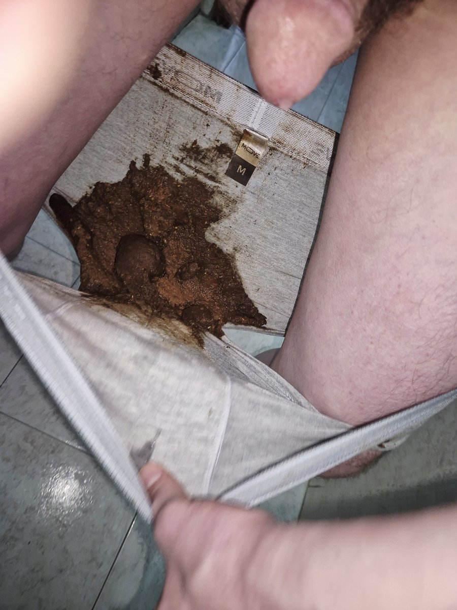 pantspoopingayguy tweet media