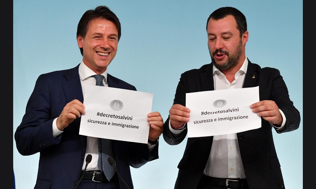 carovana12's tweet photo. "Se sarò leader non negozieró su niente"
Gradito retweet: questo come il suo amico della foto amano i pieni poteri: né in mio nome né col mio voto https://t.co/cg703oOE0C