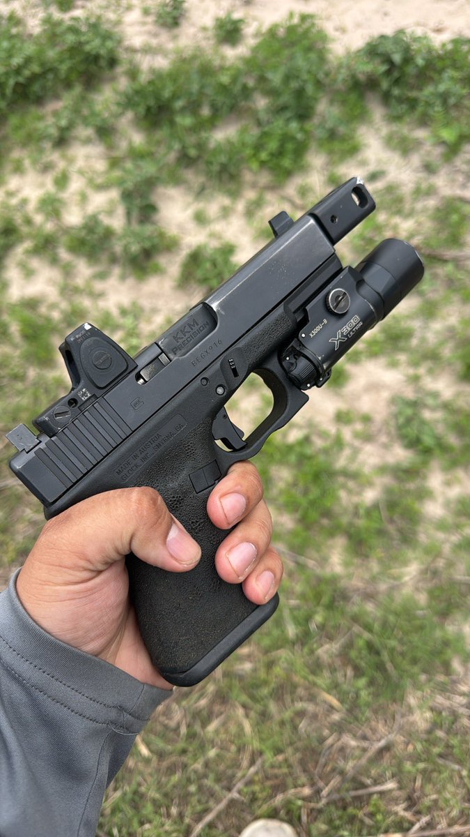 taiwaneseprick's tweet image. An African American youth wearing a Dirty Kid shirt that had a bunch of different IR lasers on it just saw my Glock and said verbatim "oh shit you got an OG Unc Special that's wazzup" and I didnt even know how to respond in a way that wouldn't get me defamed by the ACLU