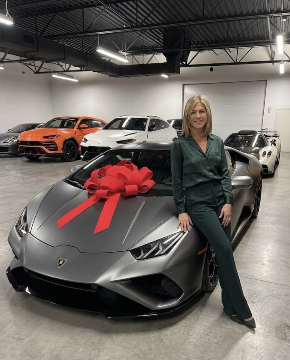 JENNIFER ANISTON tweet media