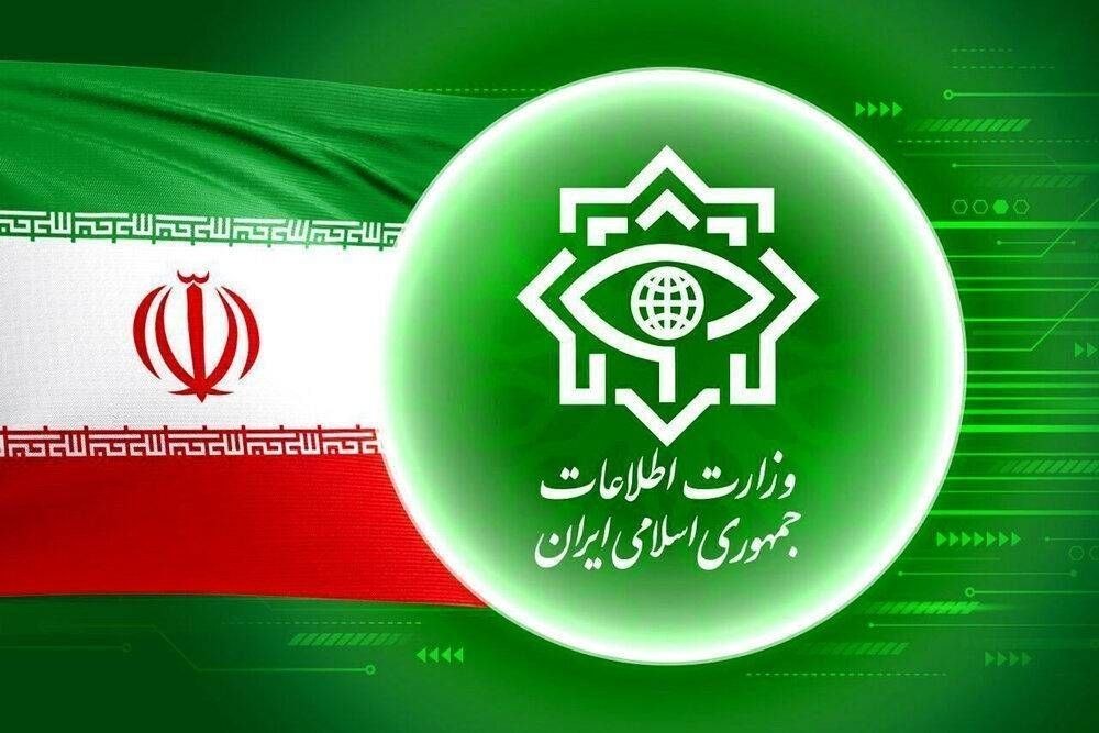 BREAKING: 

Iran's Intelligence Ministry says it seized two big shipments of light and medium weapons and arrested 30 people linked to the US and Israel.