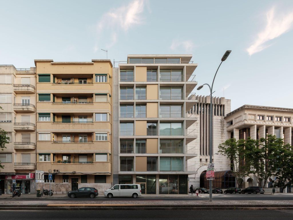 afasiaarq's tweet photo. #Souto de Moura https://t.co/FXj9K549um | posted by afasia | daily entries on contemporary art and architecture #afasiaarchzine #afasiaarq |
The One . Lisbon Eduardo Souto de Moura . photos: © Eduardo Montenegro The One is a residential and services bu… https://t.co/cIlRvUA1yz