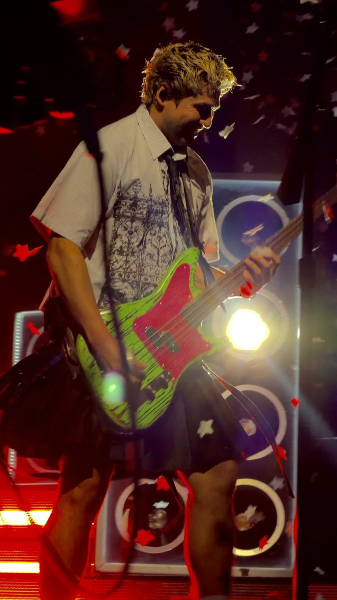 paula ⭐️ is not ok tweet media