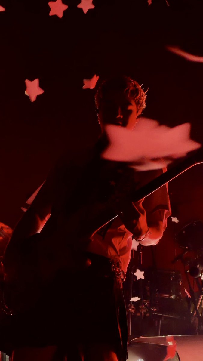 paula ⭐️ is not ok tweet media