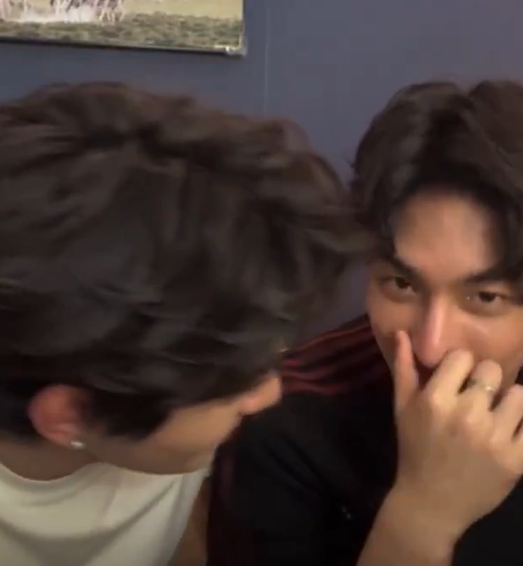 Lovesleepy22's tweet image. พี่ซีนางร้ายนะรู้ว่าน้องมันขี้เขินก็ชอบ
เอาหน้าไปใกล้ๆ ยัยเจาเจาได้เมะรุก
ที่เดินเกมรุก100%ไม่มีถอย🤣 
#xizhao