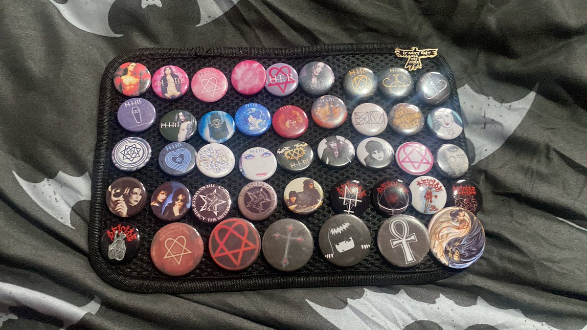 lewi ⚰︎🇬🇭 tweet media